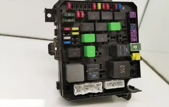 Mitsubishi ASX Fuse module PR06102000 PR06101000 PA66PPED1
