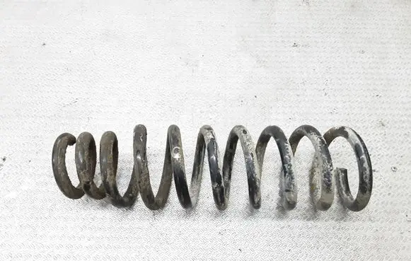 Volkswagen Touareg I Front coil spring