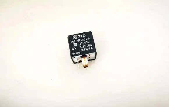 Audi A6 S6 C4 4A Other relay 443951253aa
