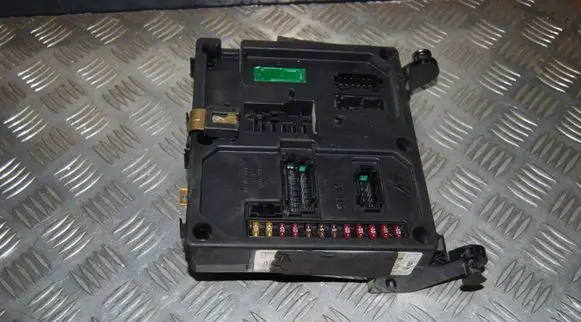 Volkswagen Sharan Fuse module 7M0962258J