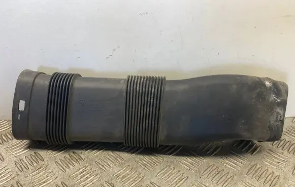 BMW 4 F36 Gran coupe Air intake duct part 8507567 13718507567