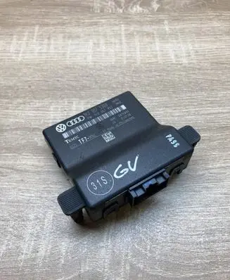 Volkswagen Touran I Gateway control module 1K0907530H 1K0907951