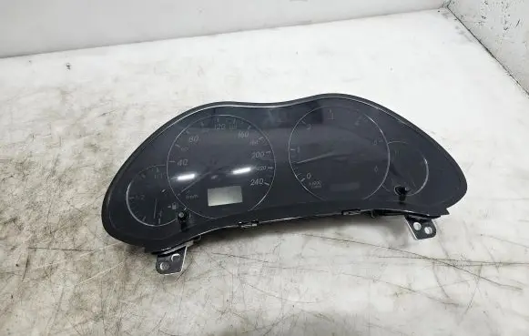 Toyota Avensis T250 Speedometer (instrument cluster) 8380005631