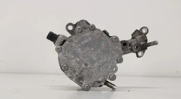Volkswagen PASSAT B6 Vacuum pump 038145209 038145209C