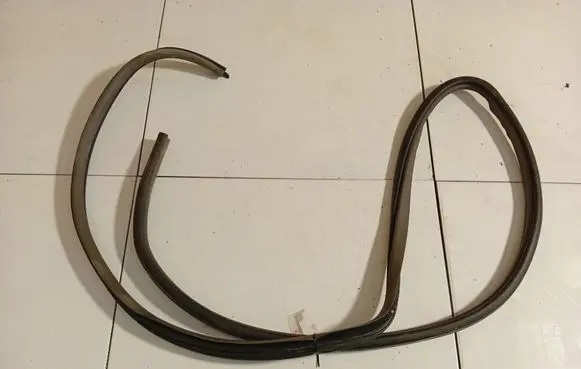 Rubber seal rear door