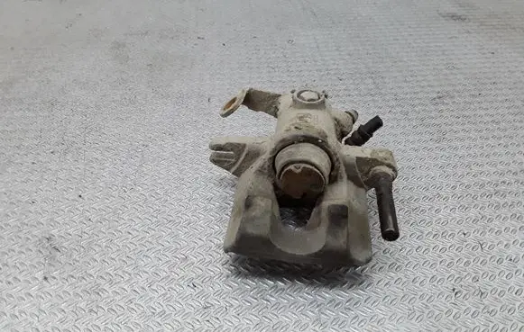 Opel Zafira A Rear brake caliper