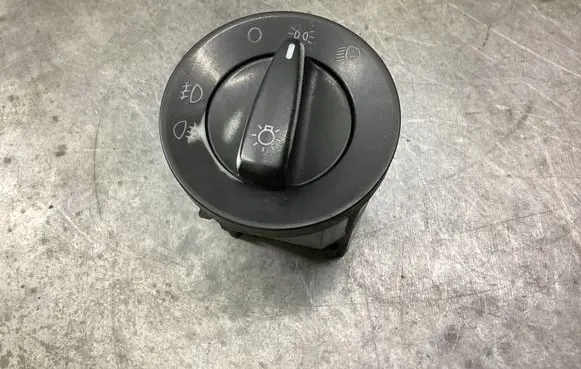 Volkswagen PASSAT B5 Light switch 1C0941531A 04052031