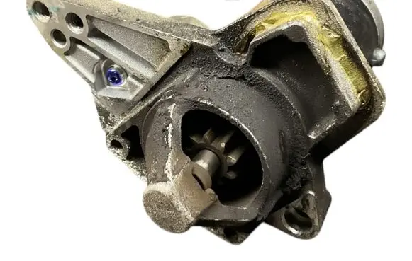 Dacia Sandero Starter motor 233000779R