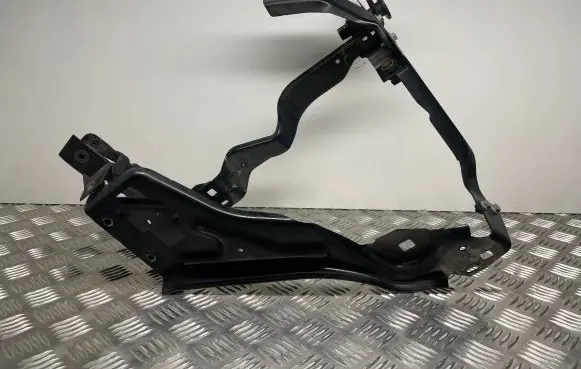 Mercedes-Benz C W204 Headlight/headlamp mounting bracket A2046201291 204626054 204620594