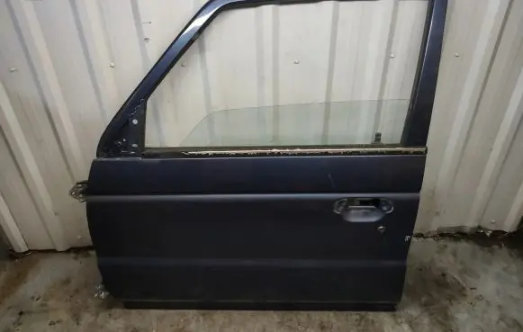 Mitsubishi Pajero Front door