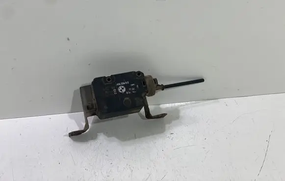 BMW 5 E34 Fuel tank cap lock 40620432