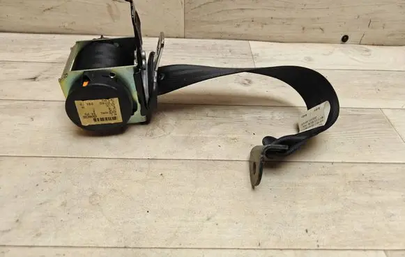 Mazda 3 II Rear seatbelt 0433009 6070216