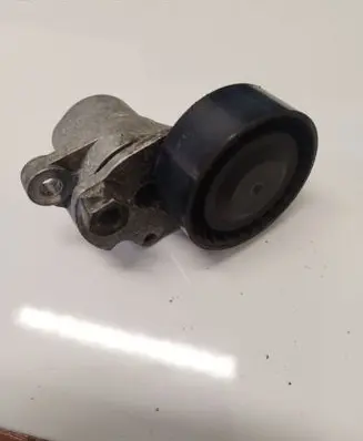 Volkswagen Golf VII Generator/alternator belt tensioner 04E145299L