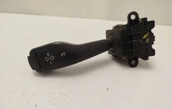 BMW 5 E39 Indicator stalk 8363668K 01104010