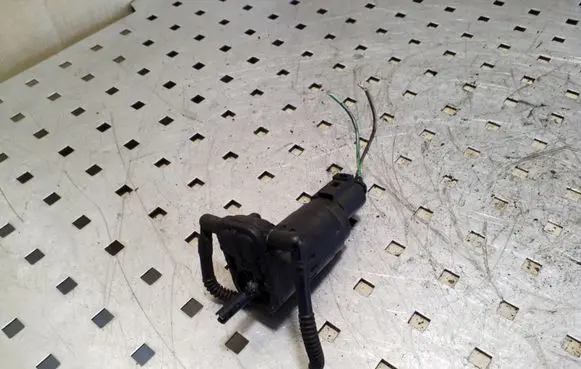 Audi A3 S3 8P Windscreen/windshield washer pump