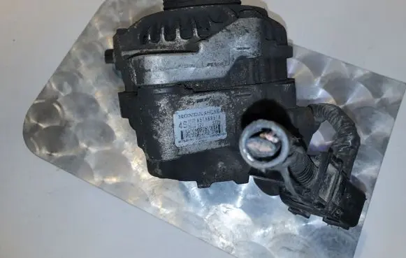 Honda FR-V Generator/alternator AHGA64 A5TA6991A