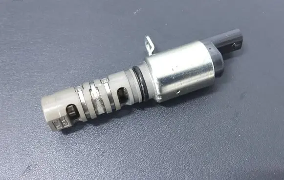 Skoda Fabia Mk3 (NJ) Camshaft vanos timing valve 04E906455D