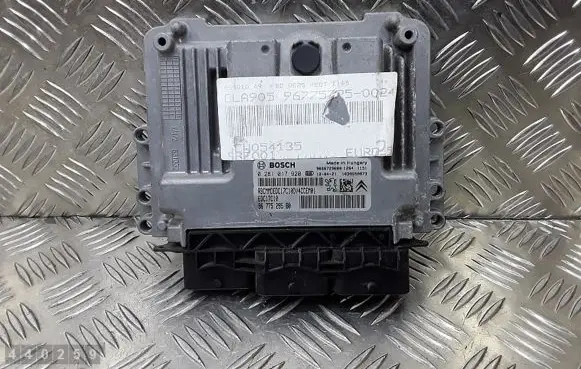 Peugeot 208 Engine control unit/module 0281017920