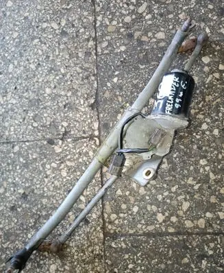 Land Rover Freelander Front wiper linkage and motor 22147907