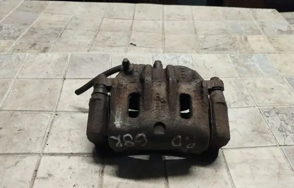 KIA Sorento Front brake caliper