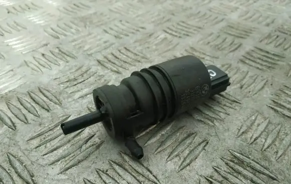 BMW 5 F10 F11 Windscreen/windshield washer pump 6934160 67126934160