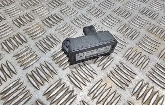 Mercedes-Benz E W212 ESP acceleration yaw rate sensor A0009052500 FD13M09 10170106863