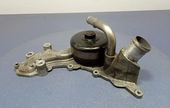 Maserati Levante Water pump 68079412