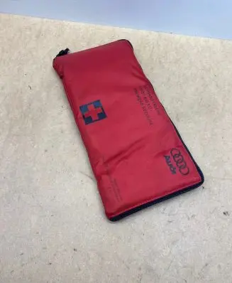 Audi A4 S4 B8 8K First aid kit 8K0860282