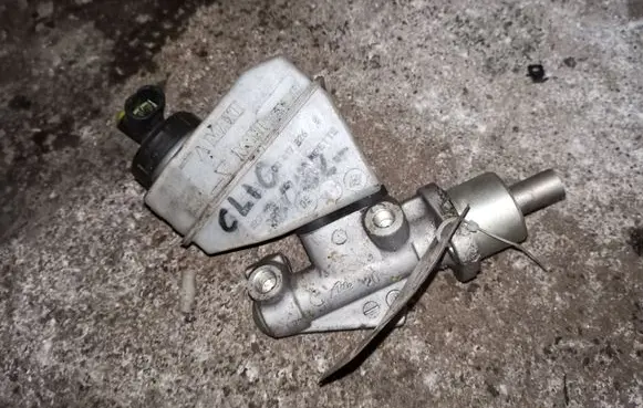 Renault Clio II Master brake cylinder