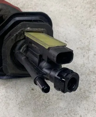 Ford C-MAX II Clutch master cylinder 3M517A542AB