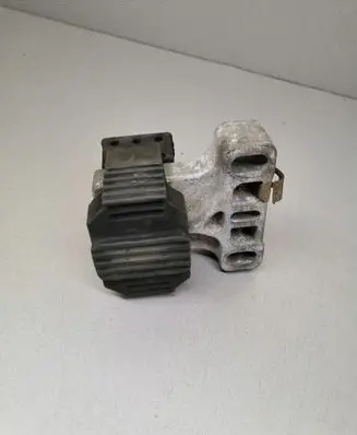 Volkswagen Golf IV Engine mounting bracket WC2025945