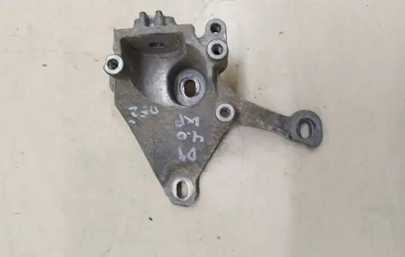 Audi A8 S8 D4 4H Gearbox mounting bracket 4H0399113E