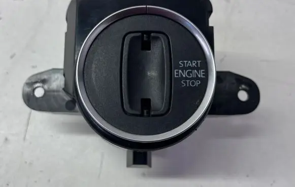 Volkswagen Touareg II Ignition lock 7P6905843E