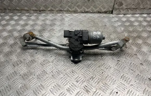 Volkswagen Polo IV 9N3 Front wiper linkage and motor 6Q1955023E