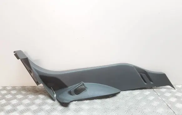 Opel Astra H Rear seat side bottom trim 13191369