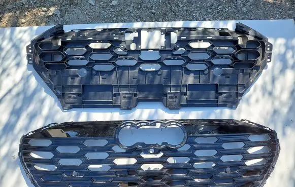 Audi Q8 Front bumper upper radiator grill 4KE853651J