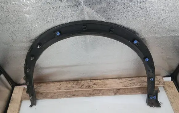 Peugeot 2008 II Fender trim (molding) 9825736680