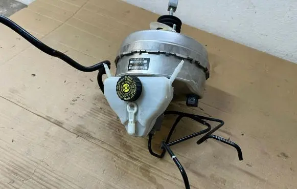 Mercedes-Benz C AMG W205 ABS Pump A2054302100
