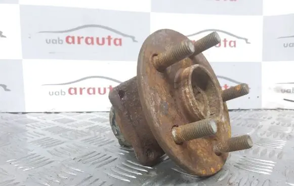 Toyota Avensis T220 Rear wheel hub 8954402010