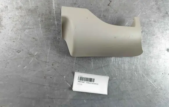 Volvo XC90 Seat belt trim 39831667