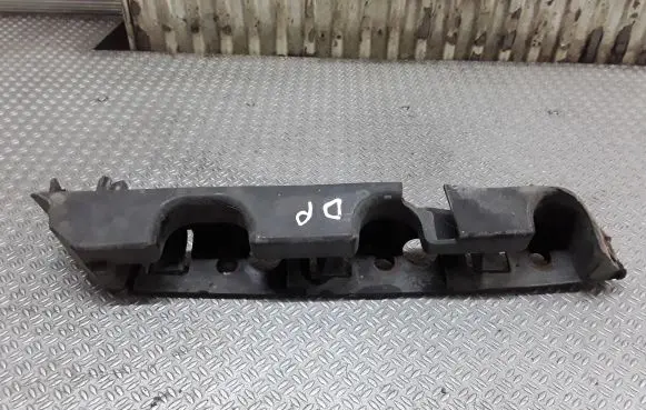 Front bumper mounting bracket