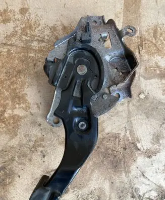 Lexus RX 330 - 350 - 400H Handbrake/parking brake lever assembly