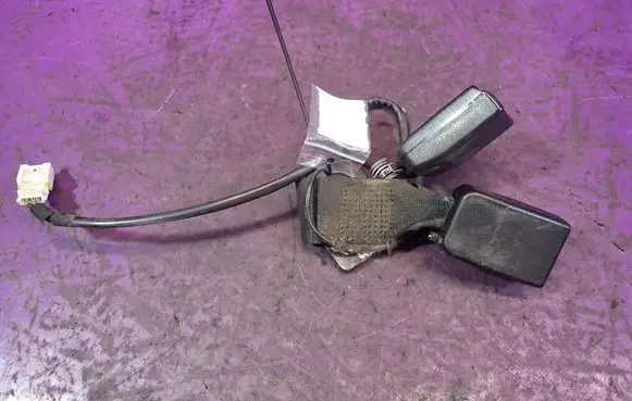 Citroen C4 I Front seatbelt buckle 