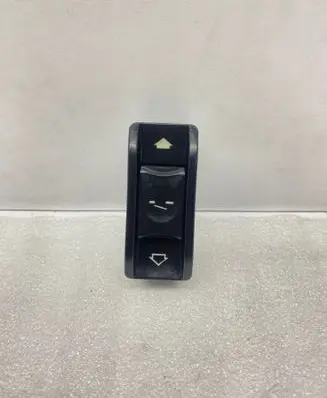 BMW 7 E38 Sunroof switch 8352182
