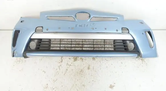 Lexus CT 200H Front bumper 52119