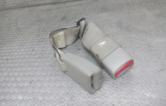 Mazda CX-7 Rear seatbelt buckle