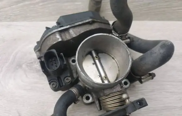 Audi A4 S4 B5 8D Throttle valve 058133063 208237210