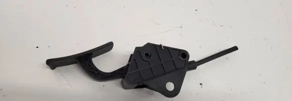 Peugeot 5008 Engine bonnet (hood) release handle