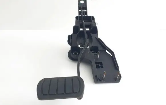 Peugeot Expert Brake pedal 9843909980