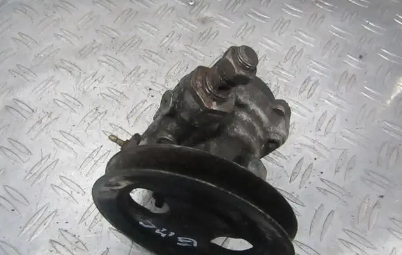 Mitsubishi Galant Power steering pump